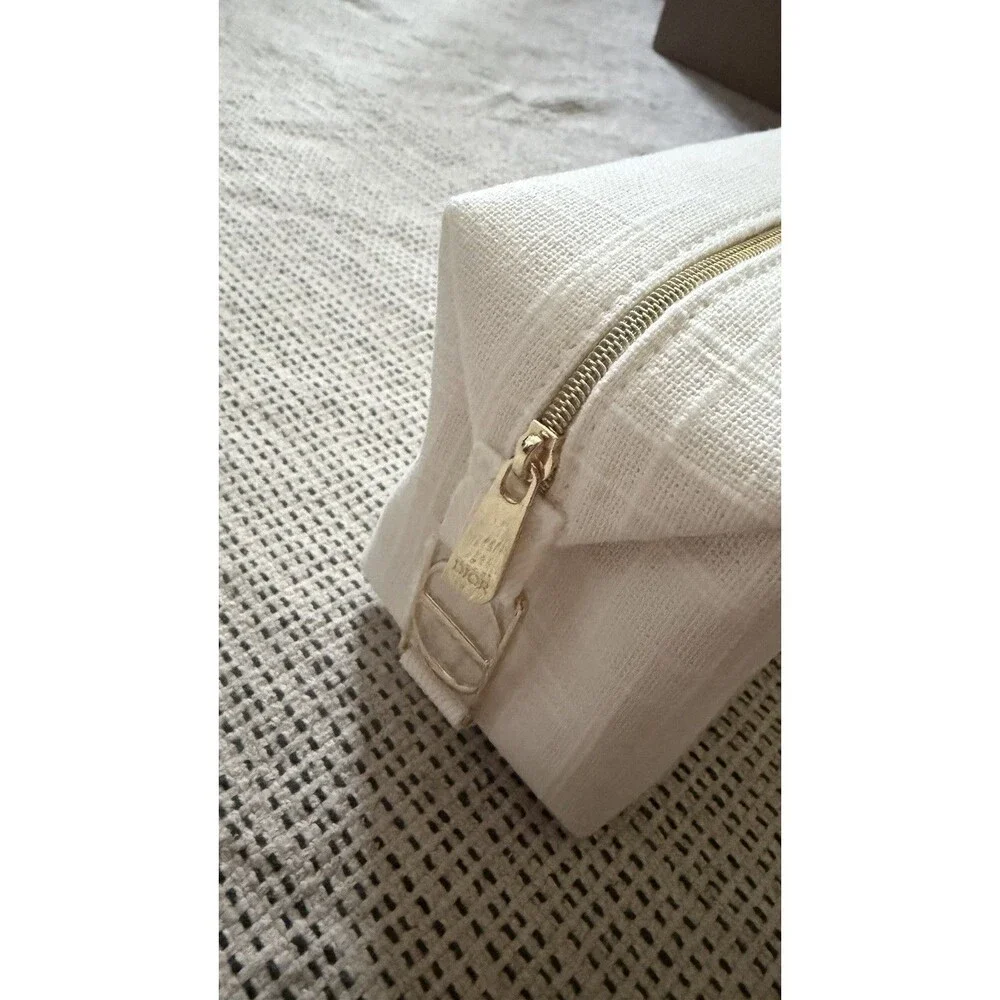 Dior White Quilted Zipper Cosmetic Makeup Bag Pouch CD Logo with Dior Box